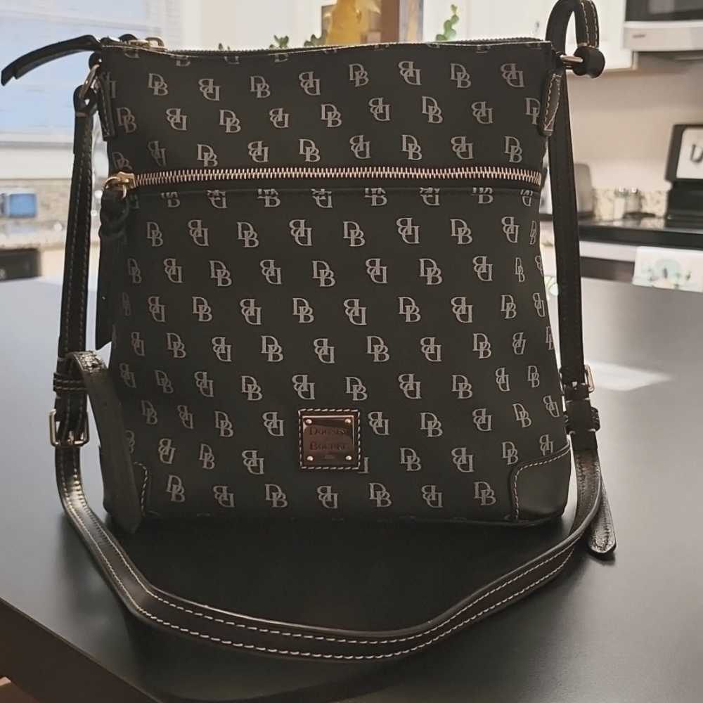 Dooney & Bourke cross body purse